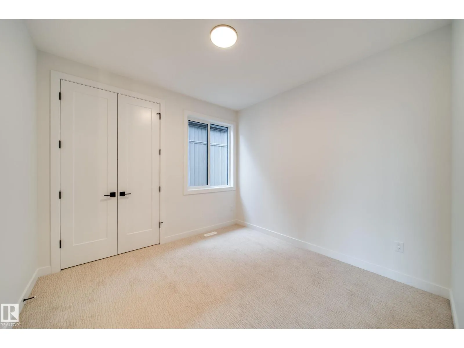 6003 111 AV NW