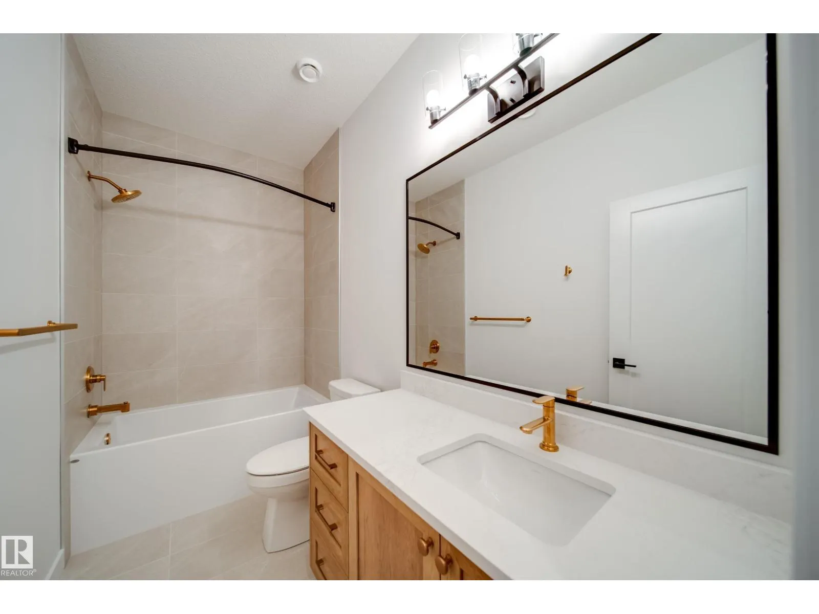 6003 111 AV NW