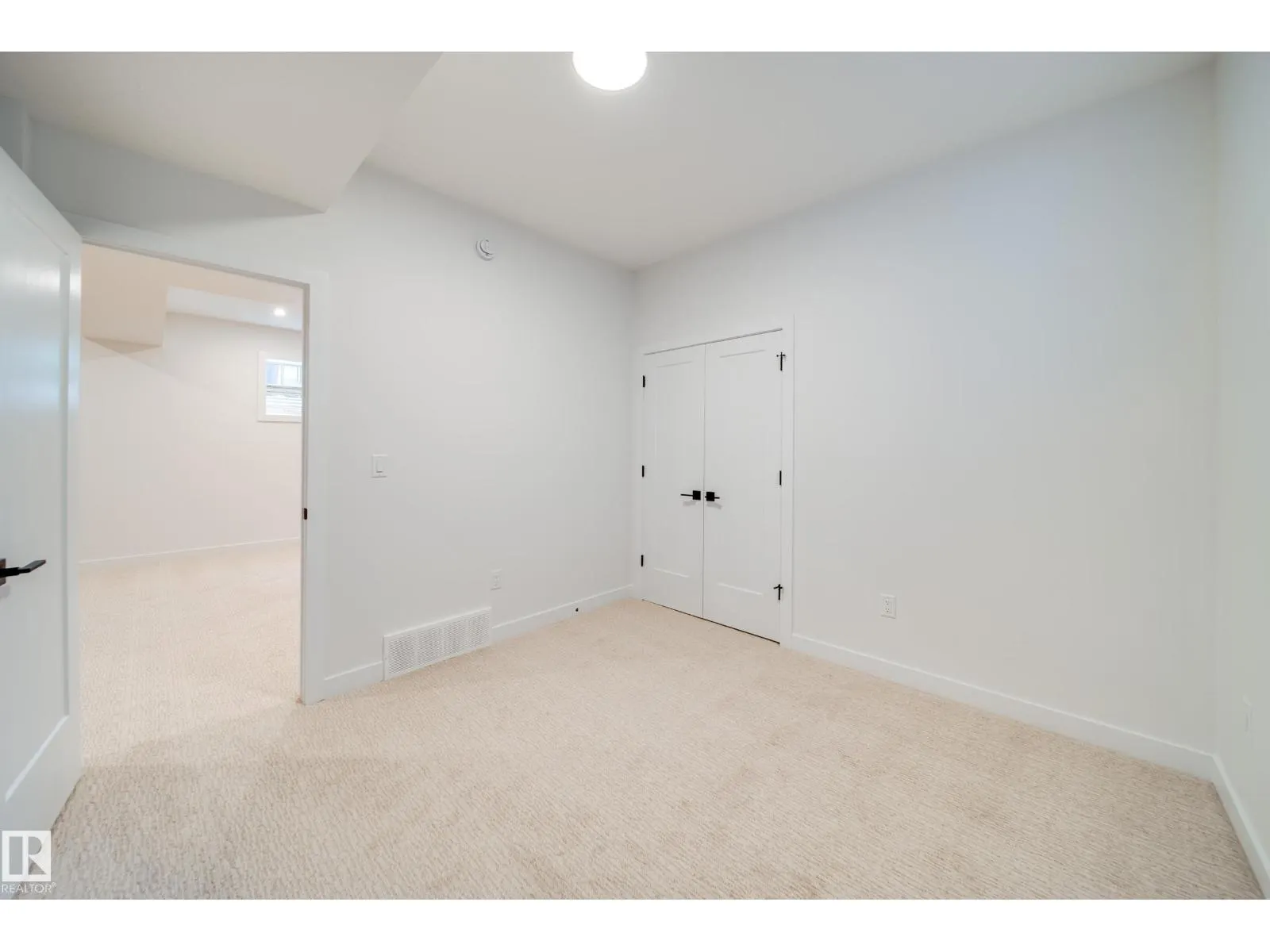 6003 111 AV NW