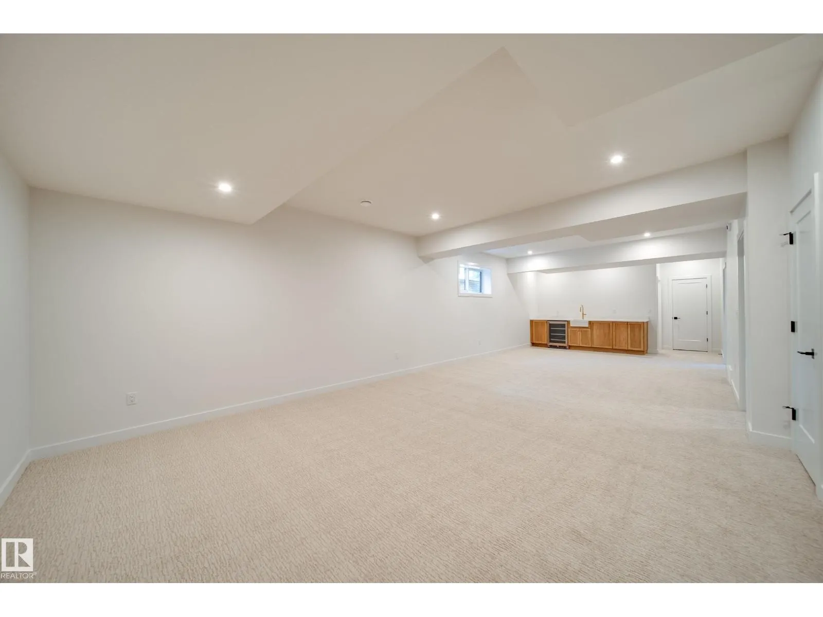6003 111 AV NW