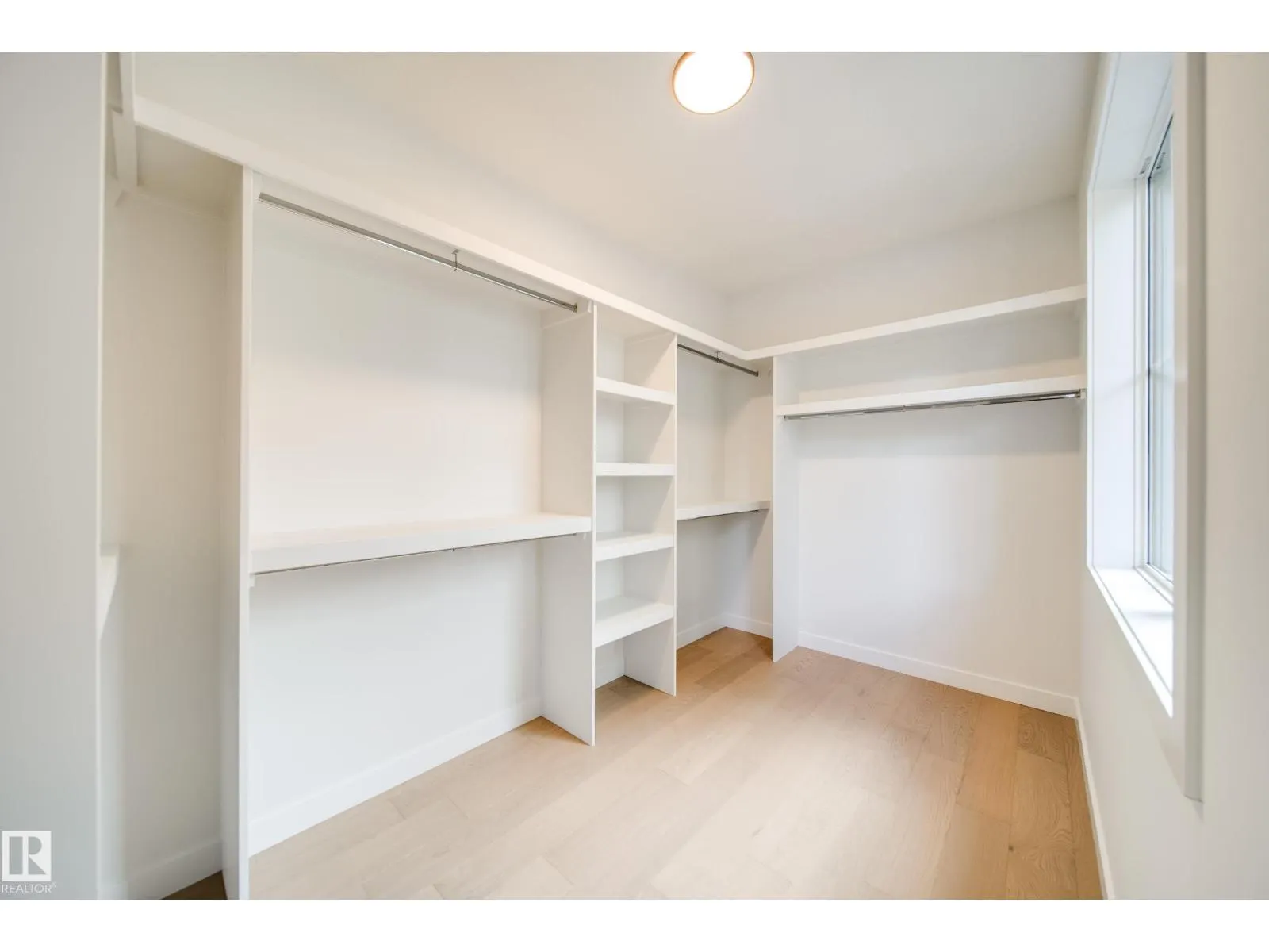 6003 111 AV NW