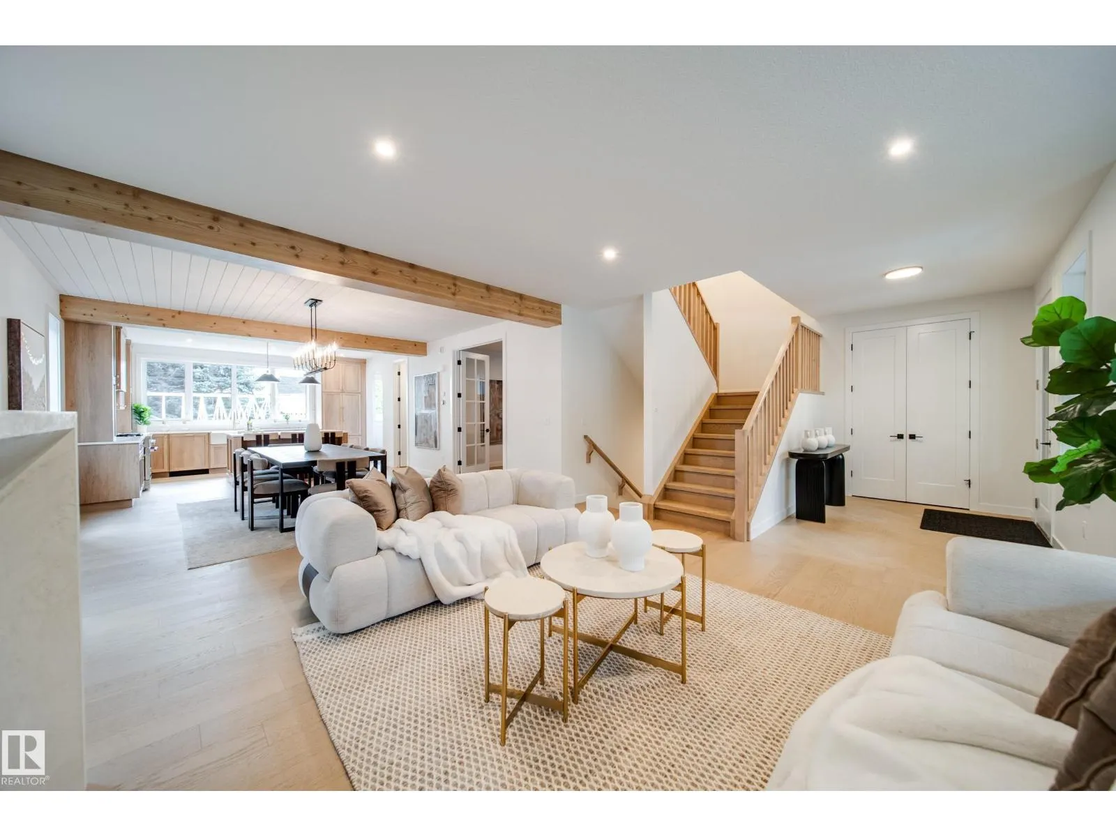 6003 111 AV NW