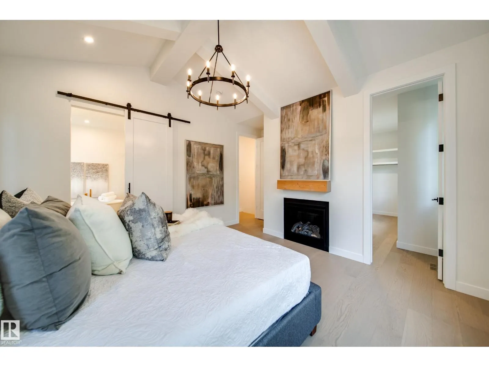 6003 111 AV NW