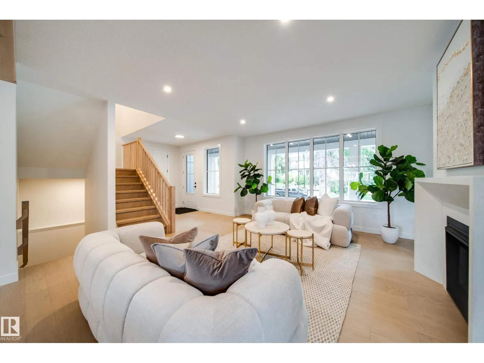 6003 111 AV NW