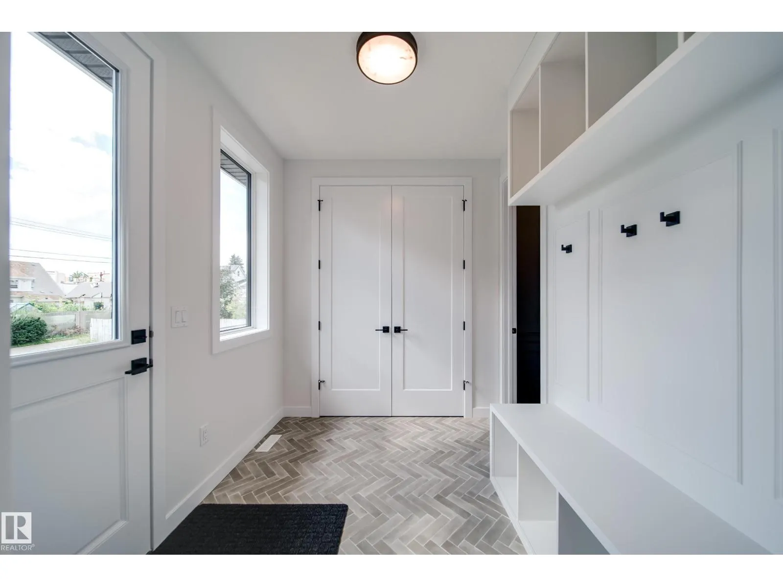 6003 111 AV NW