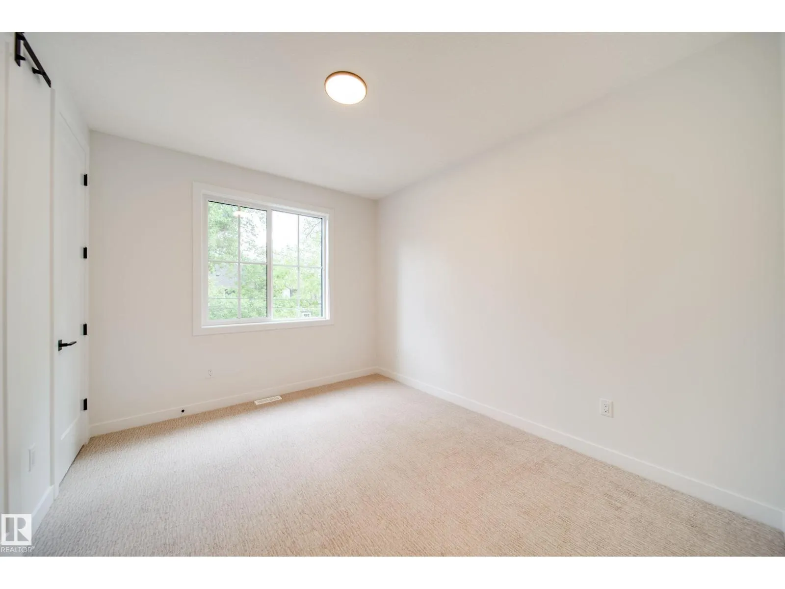 6003 111 AV NW