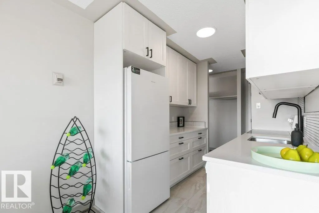 #1204 9725 106 ST NW