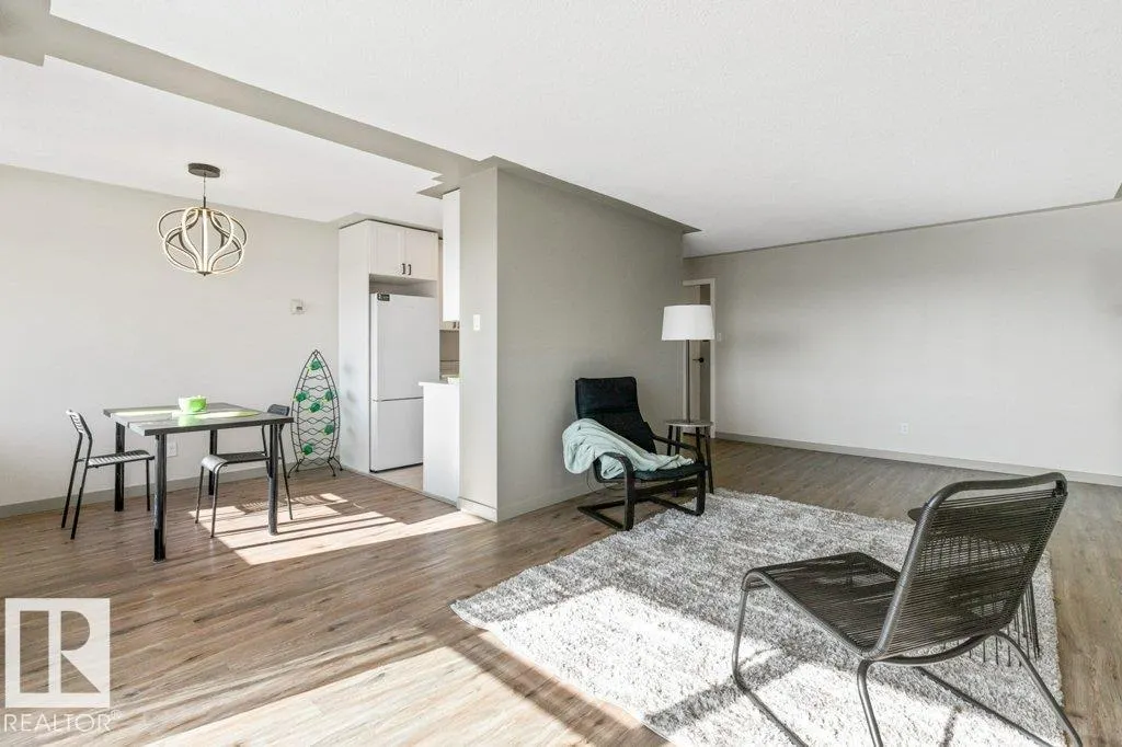 #1204 9725 106 ST NW