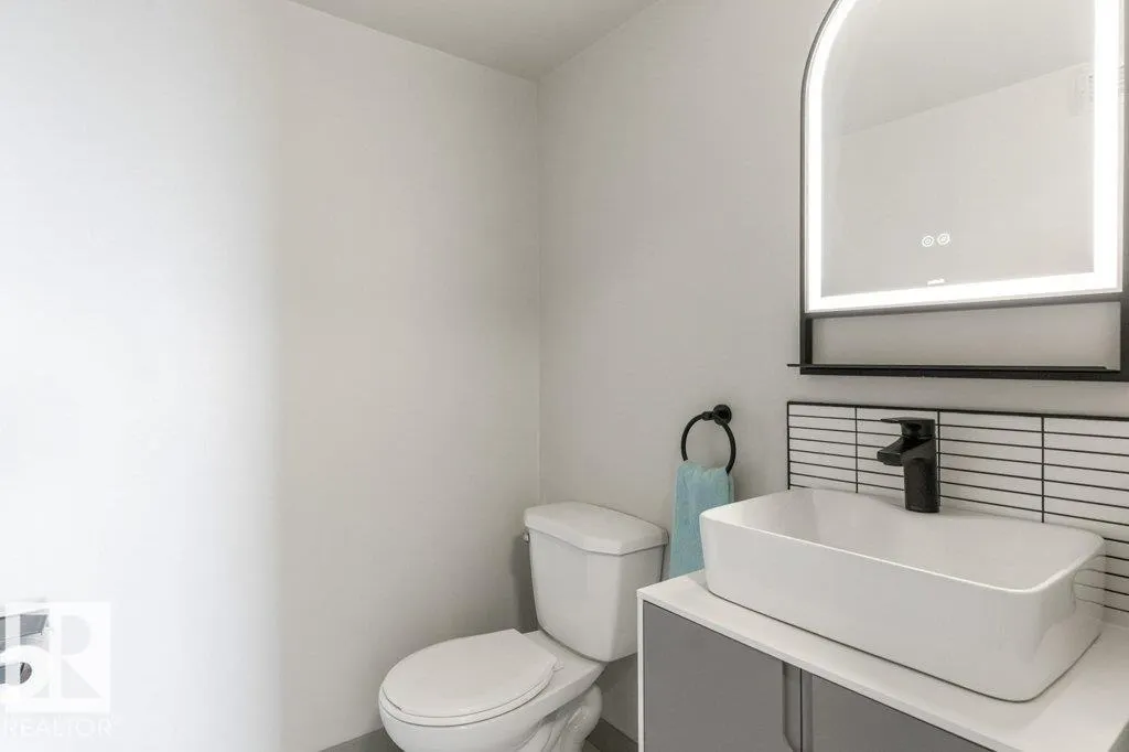 #1204 9725 106 ST NW