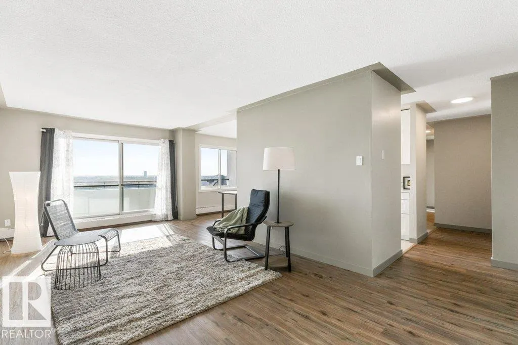 #1204 9725 106 ST NW
