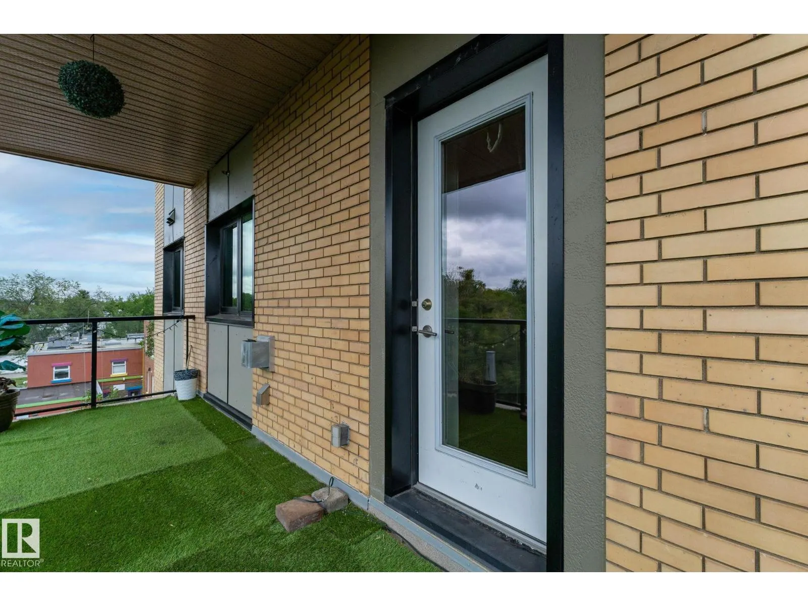 #306 9316 82 AV NW NW