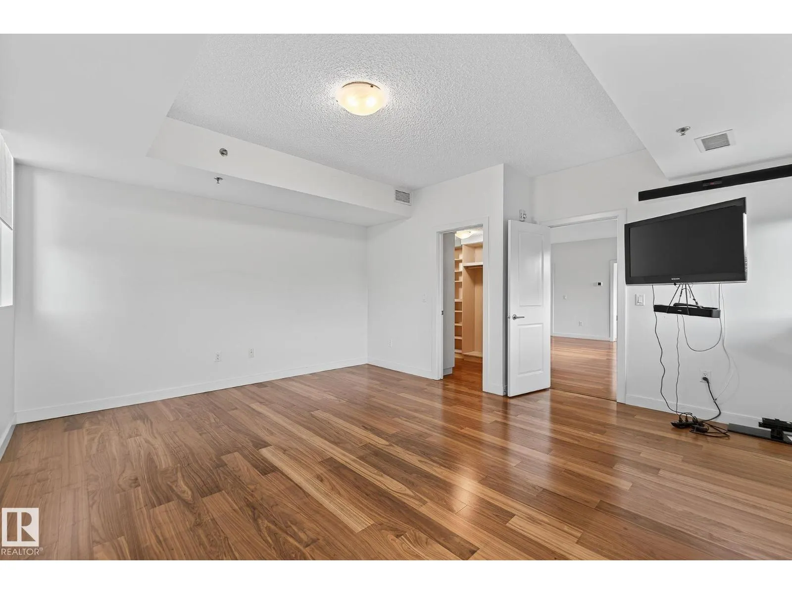 #306 9316 82 AV NW NW