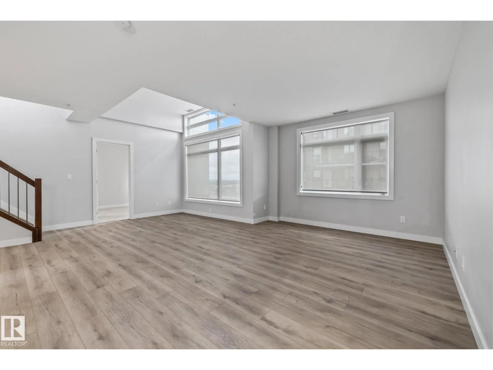 #810 5151 WINDERMERE BV SW