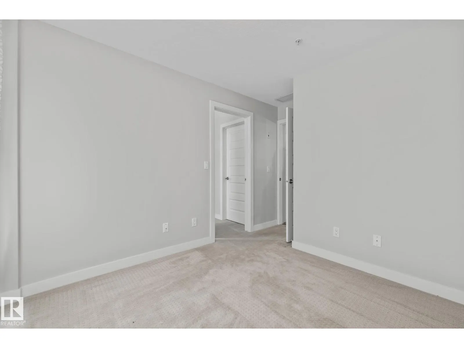 #810 5151 WINDERMERE BV SW