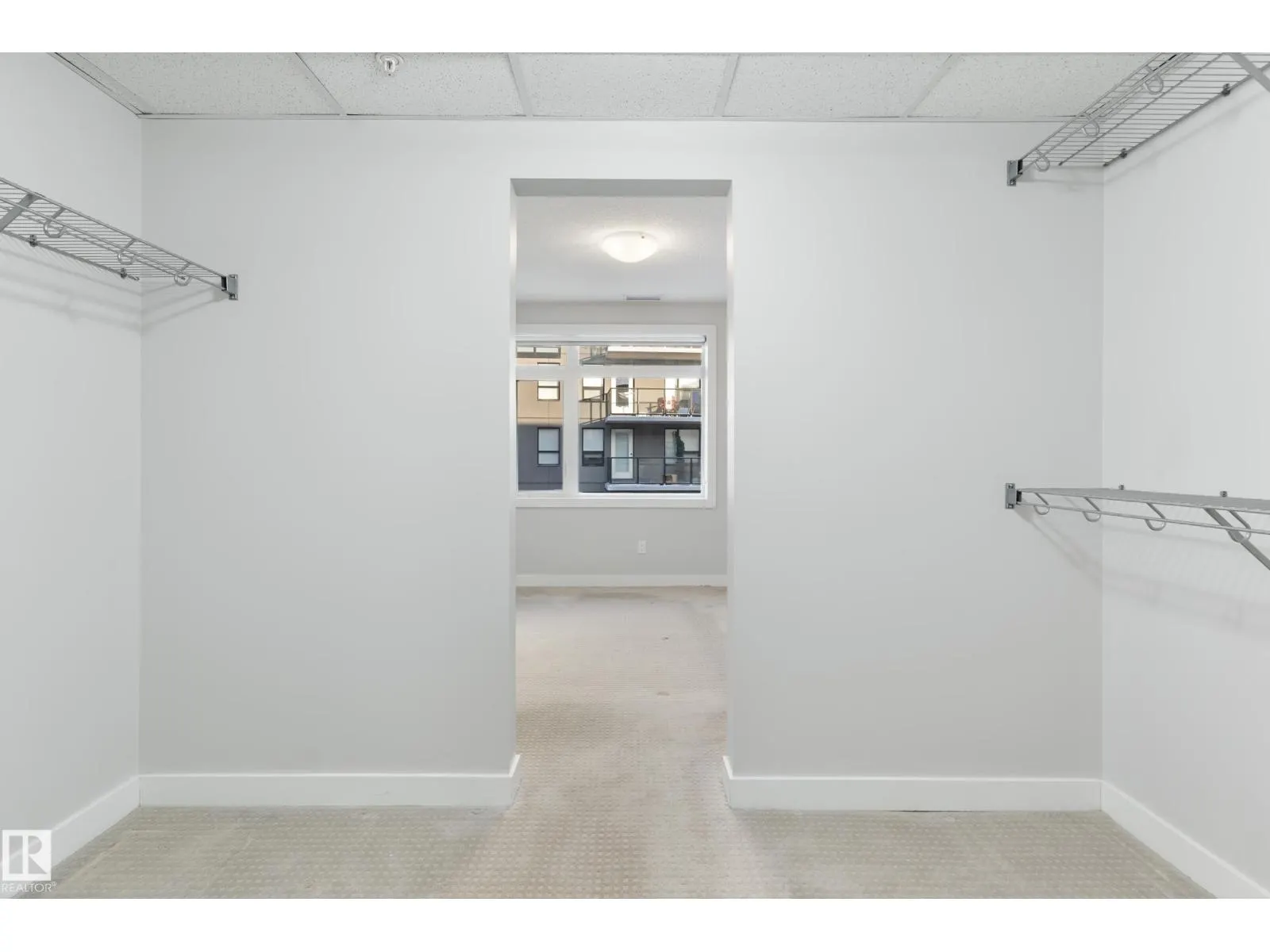 #810 5151 WINDERMERE BV SW