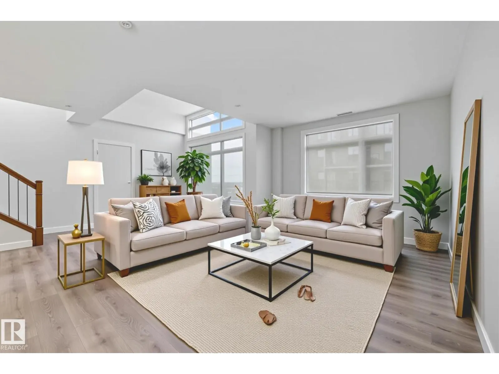 #810 5151 WINDERMERE BV SW