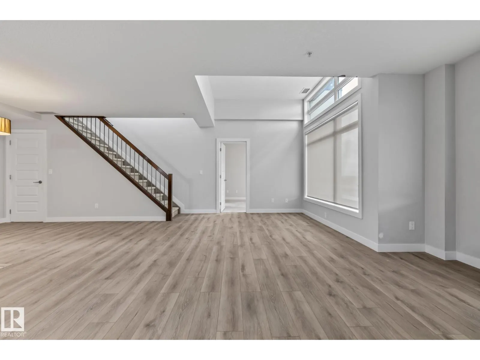 #810 5151 WINDERMERE BV SW