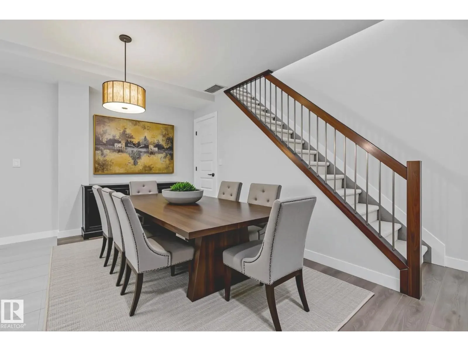 #810 5151 WINDERMERE BV SW