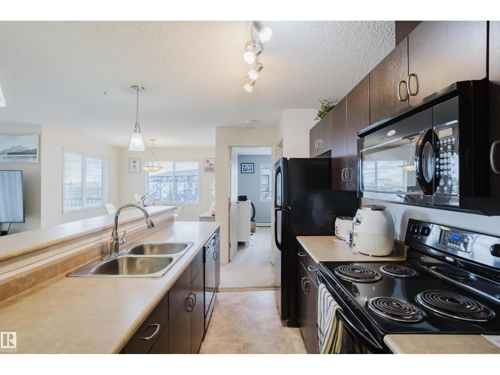 #302 1188 HYNDMAN RD NW