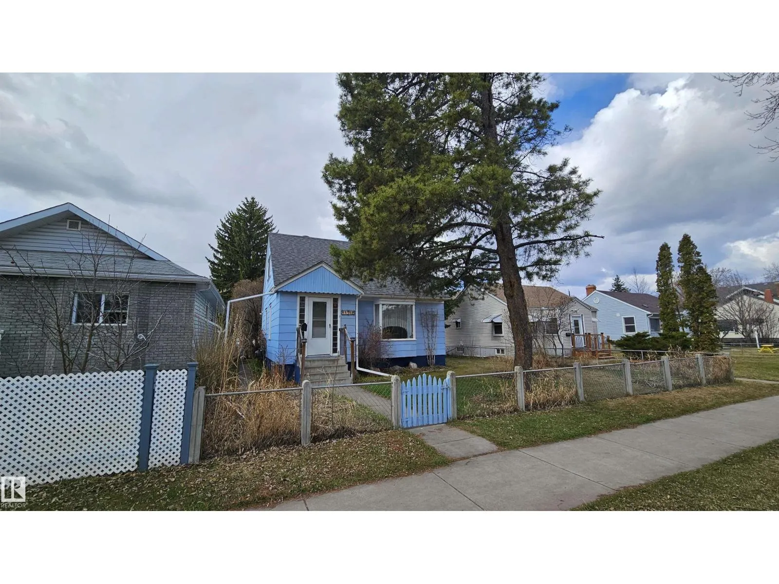 11512 86 ST NW