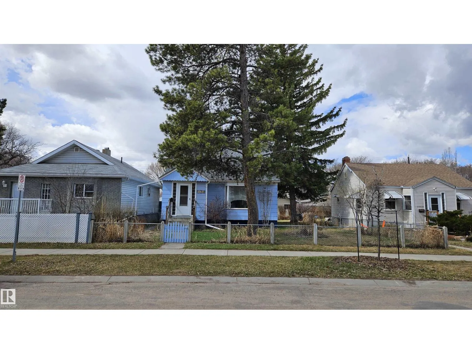 11512 86 ST NW