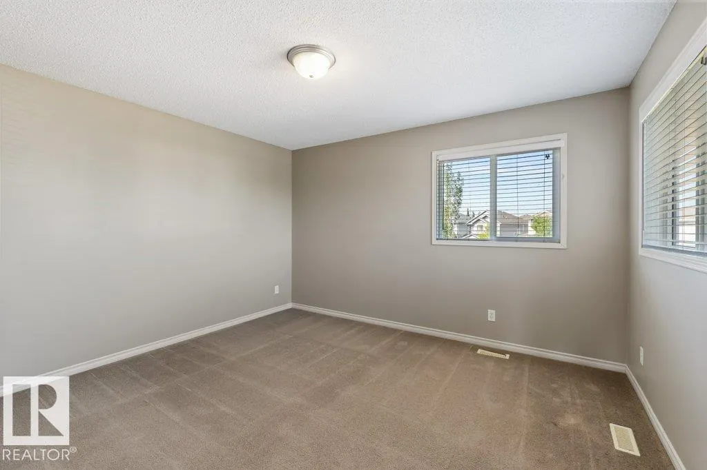 4208 162 AV NW