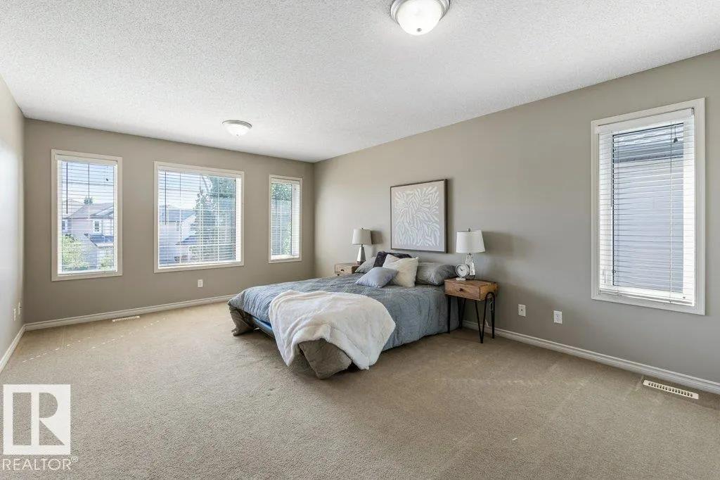 4208 162 AV NW