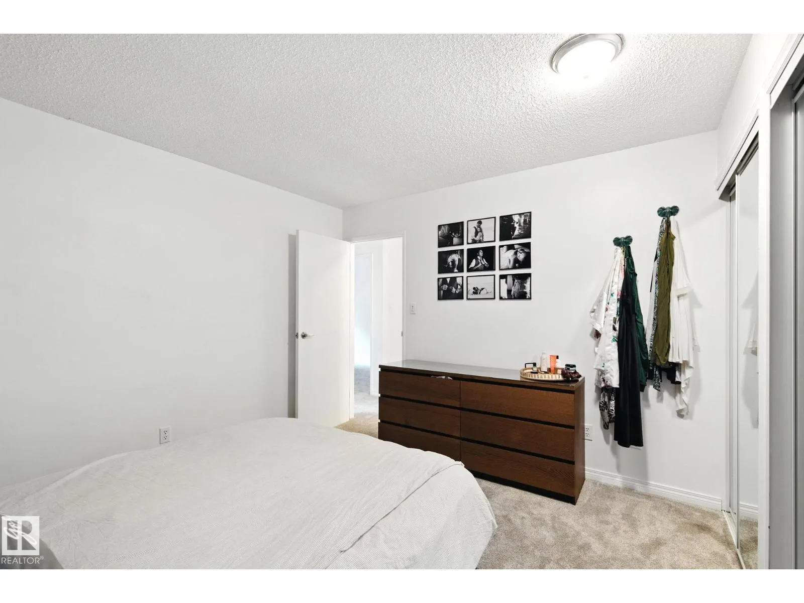 #32 3812 20 AV NW