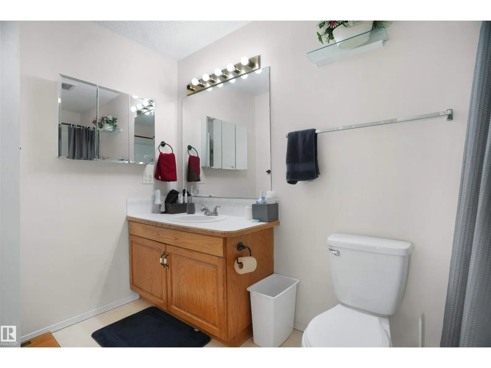 #5 1033 YOUVILLE DR NW