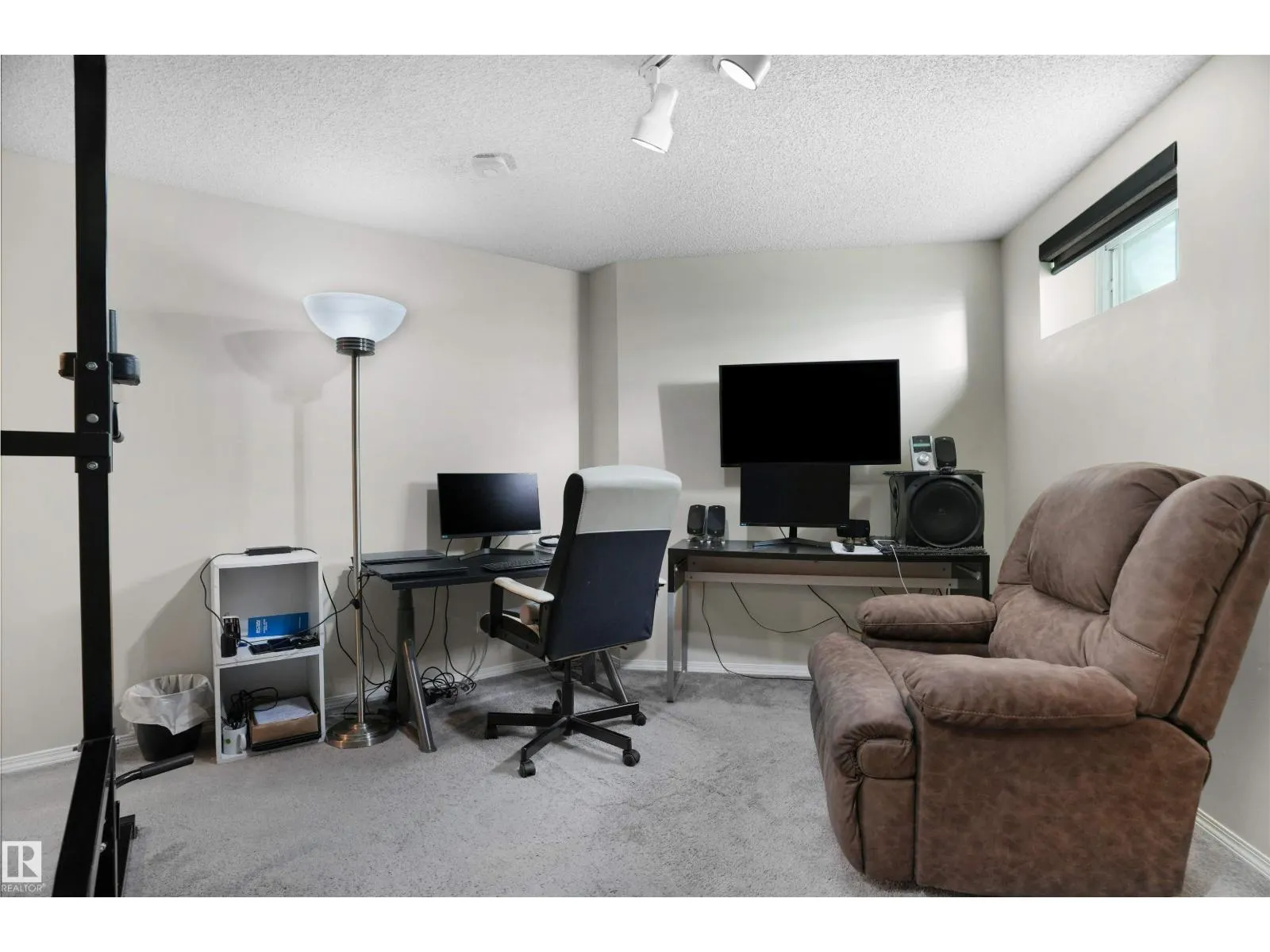 #5 1033 YOUVILLE DR NW