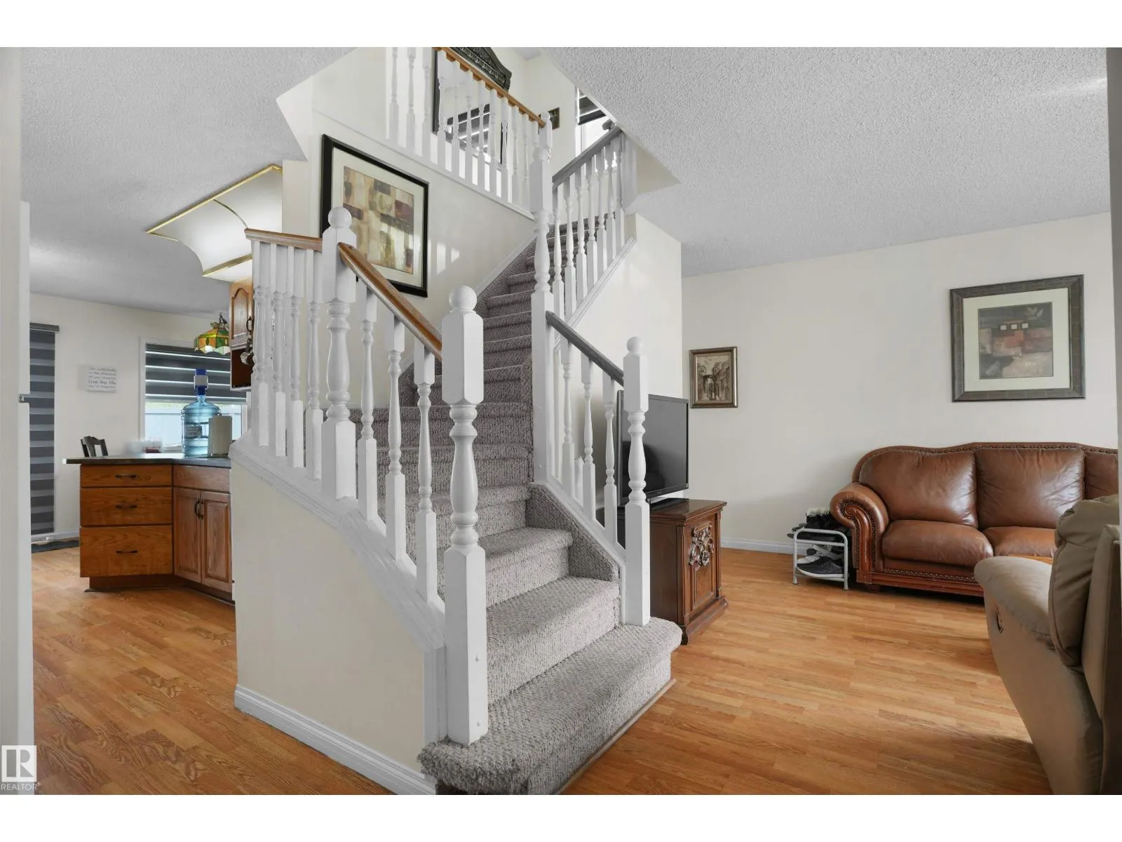 #5 1033 YOUVILLE DR NW