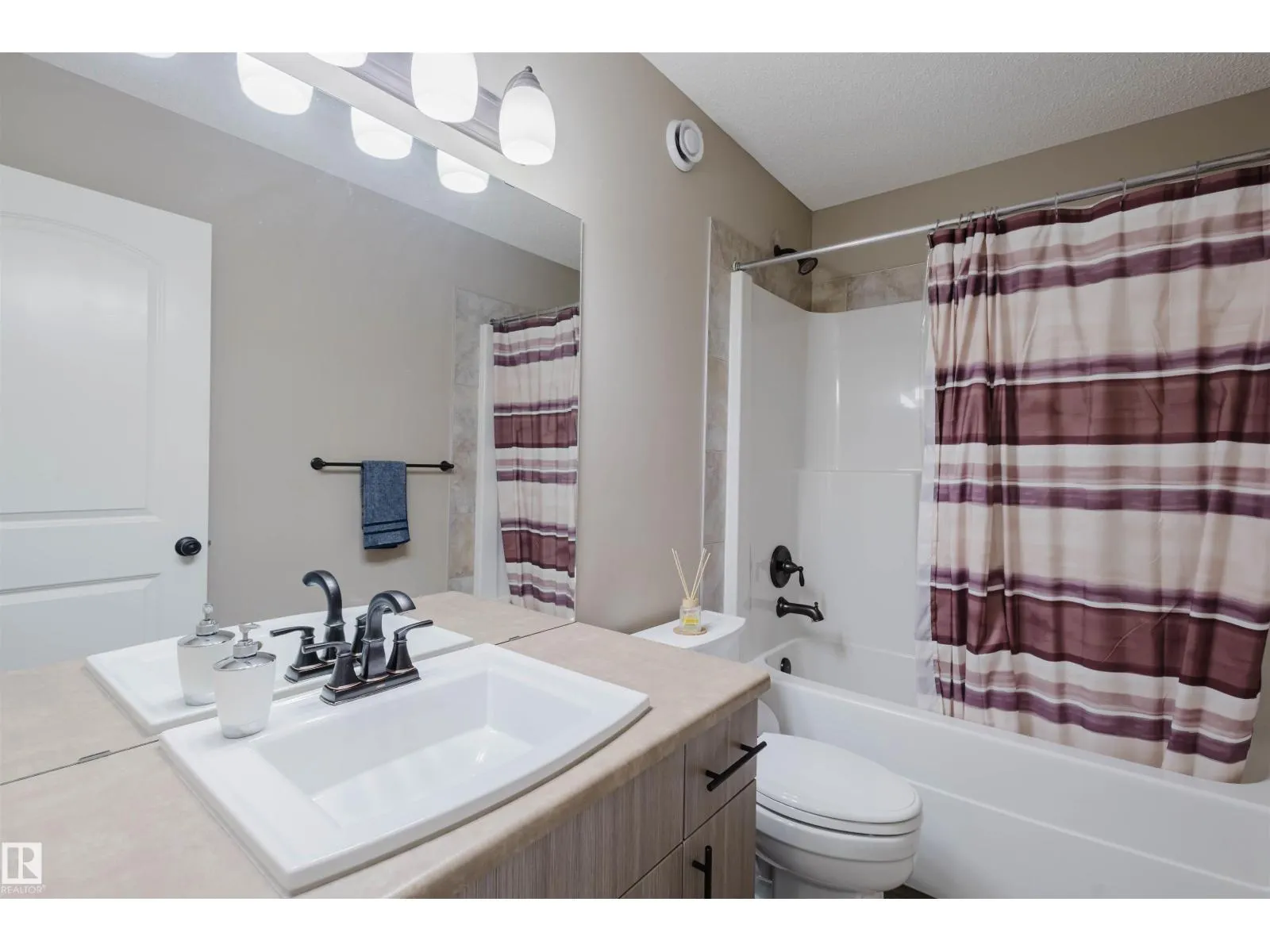 2261 Casey CR SW