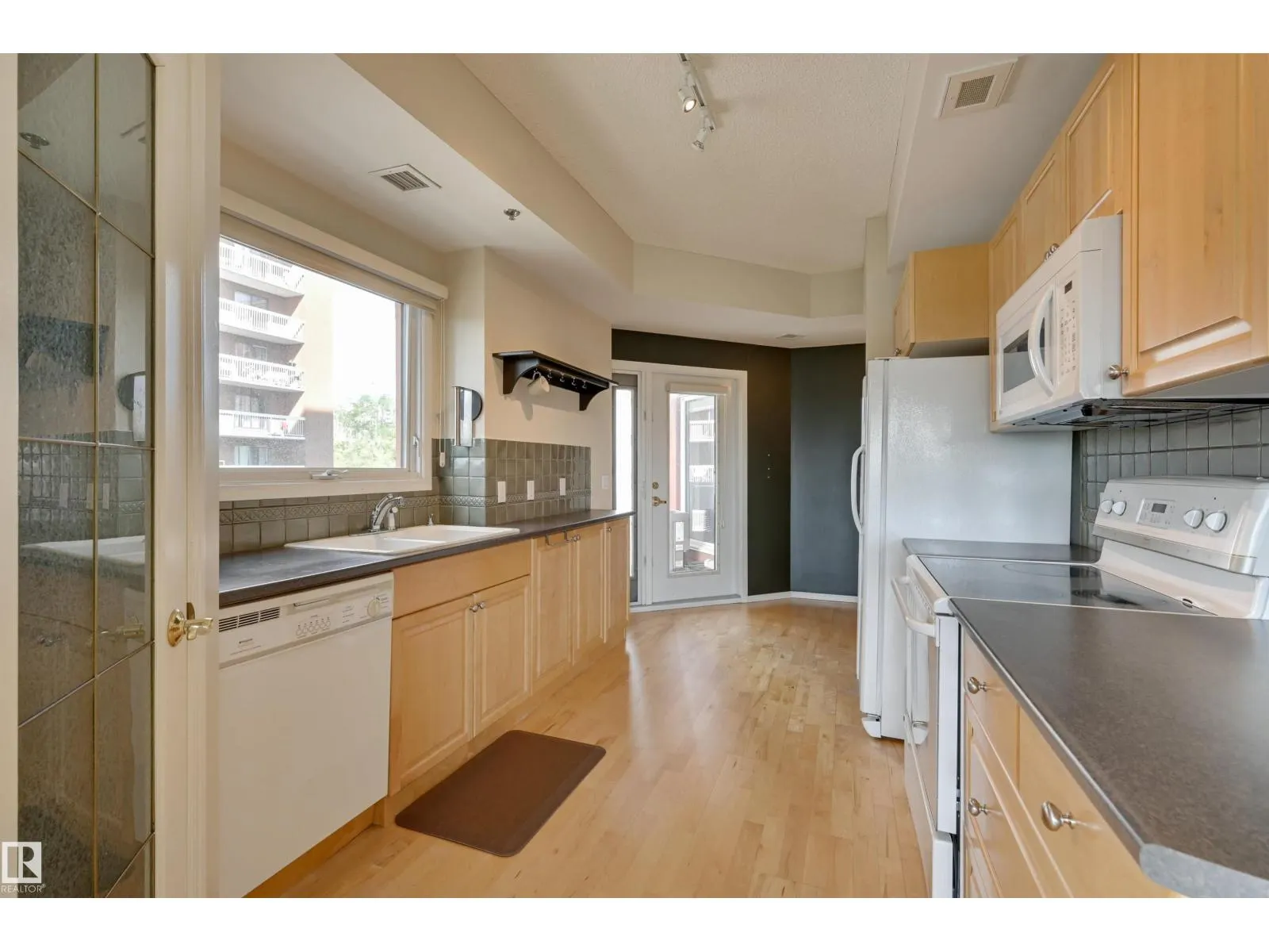 #501 9708 110 ST NW