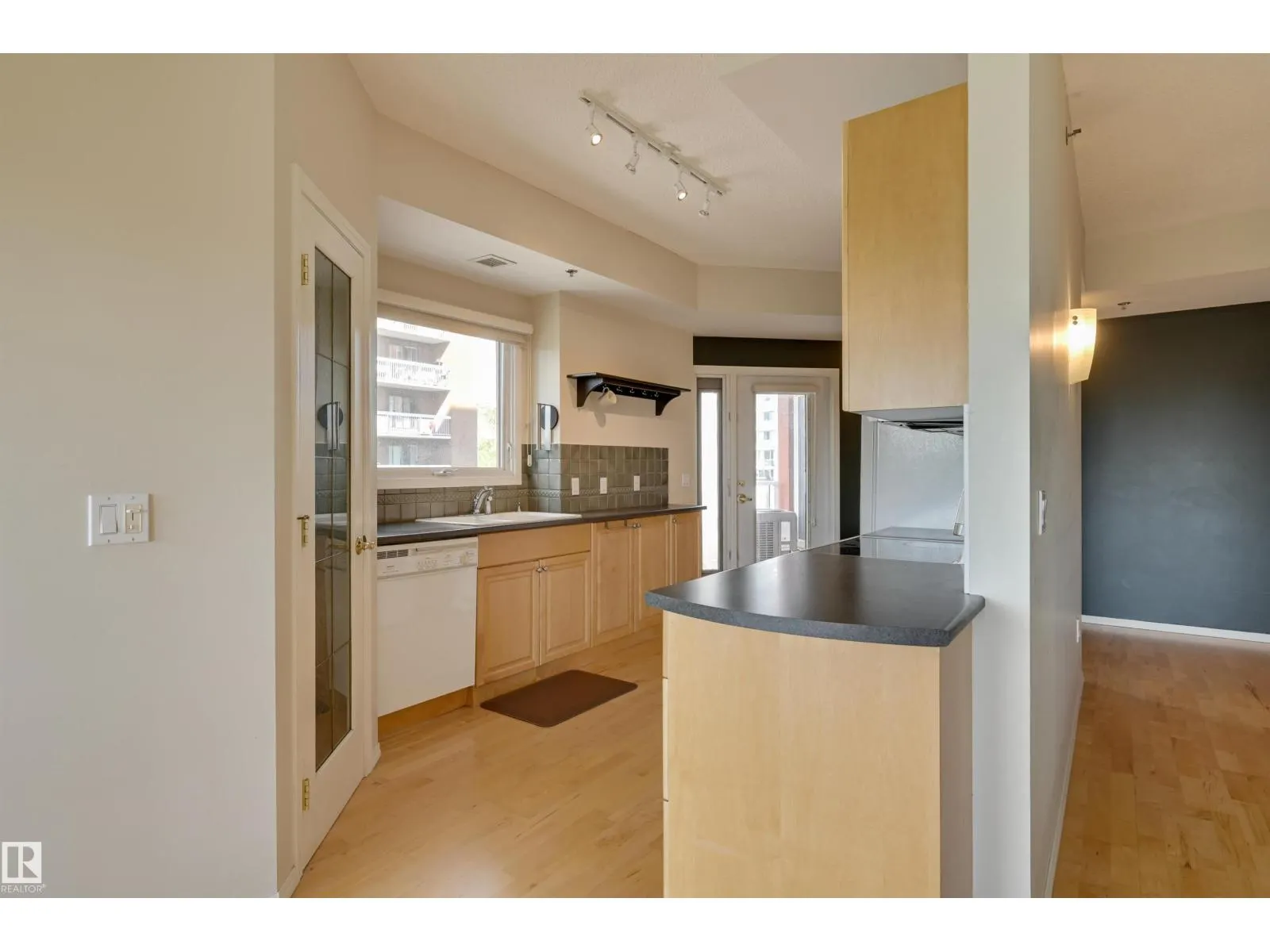 #501 9708 110 ST NW
