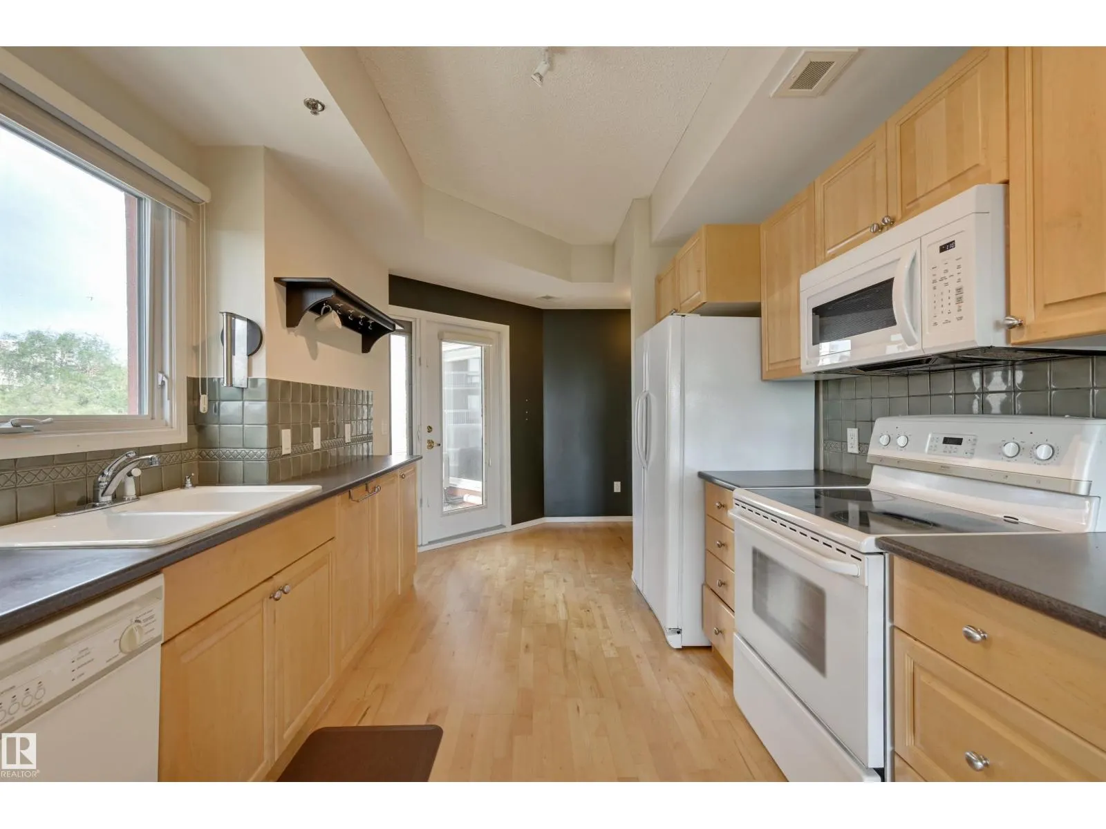 #501 9708 110 ST NW