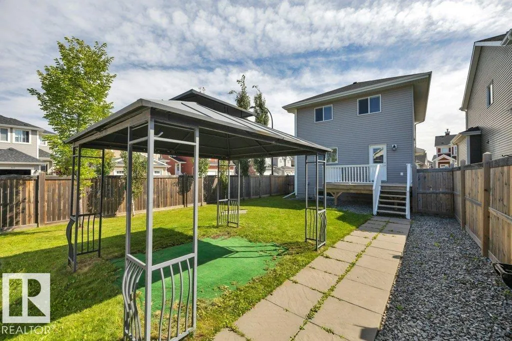1 SIMMONDS PL