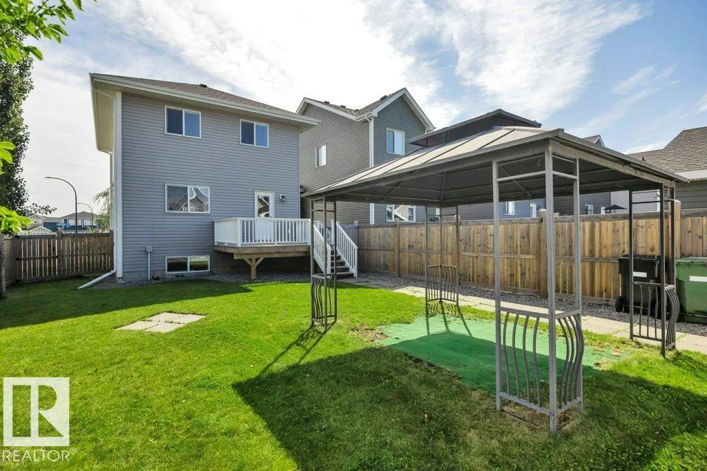 1 SIMMONDS PL