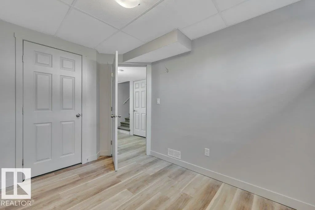 1 SIMMONDS PL