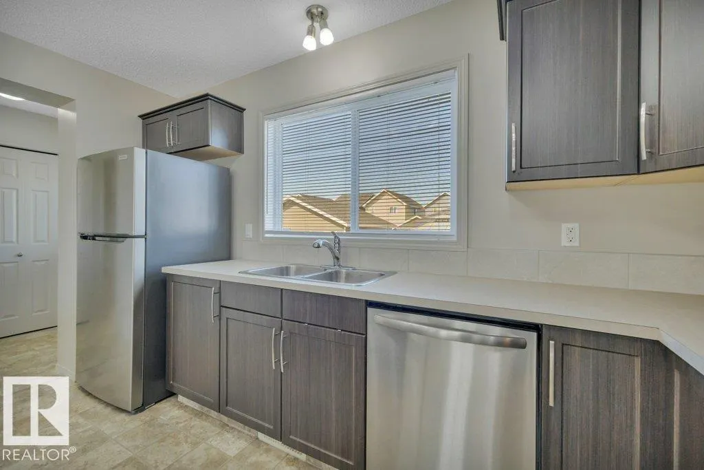 1 SIMMONDS PL