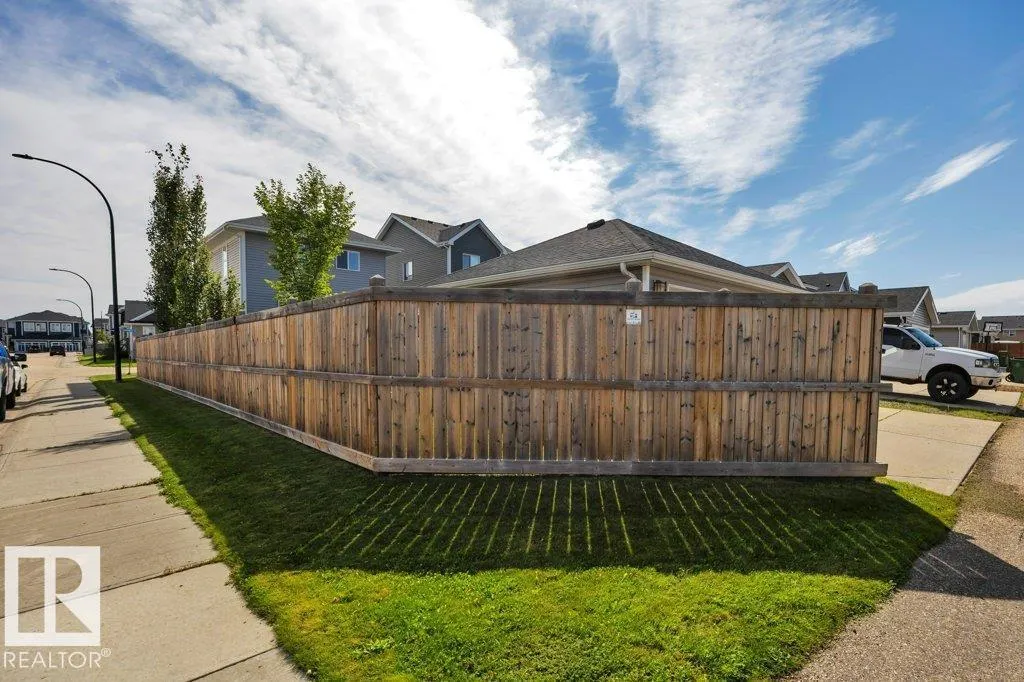 1 SIMMONDS PL