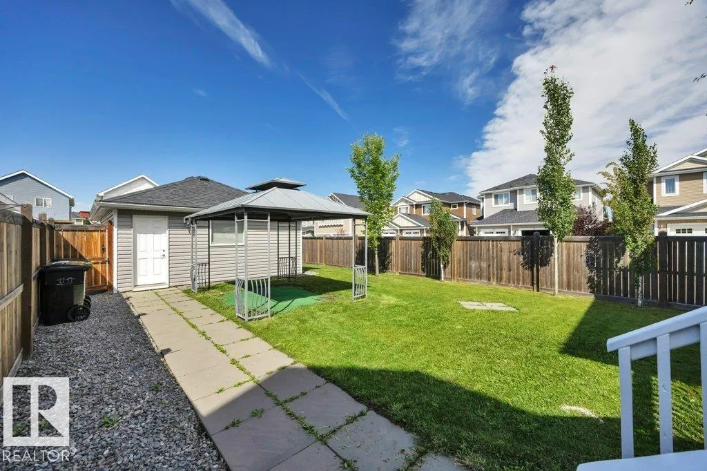 1 SIMMONDS PL