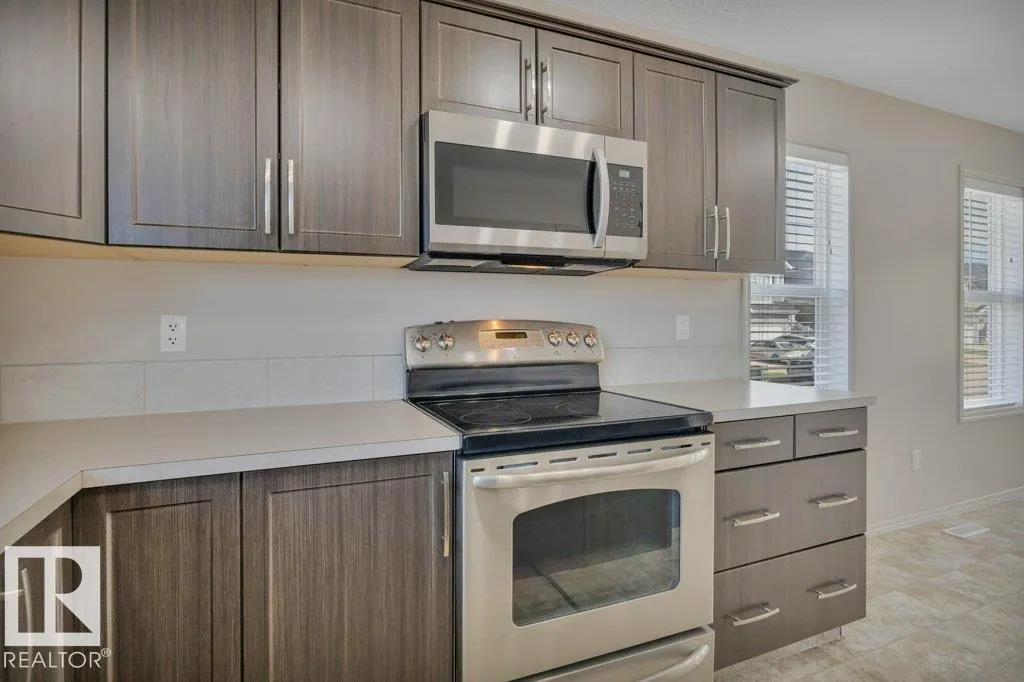 1 SIMMONDS PL