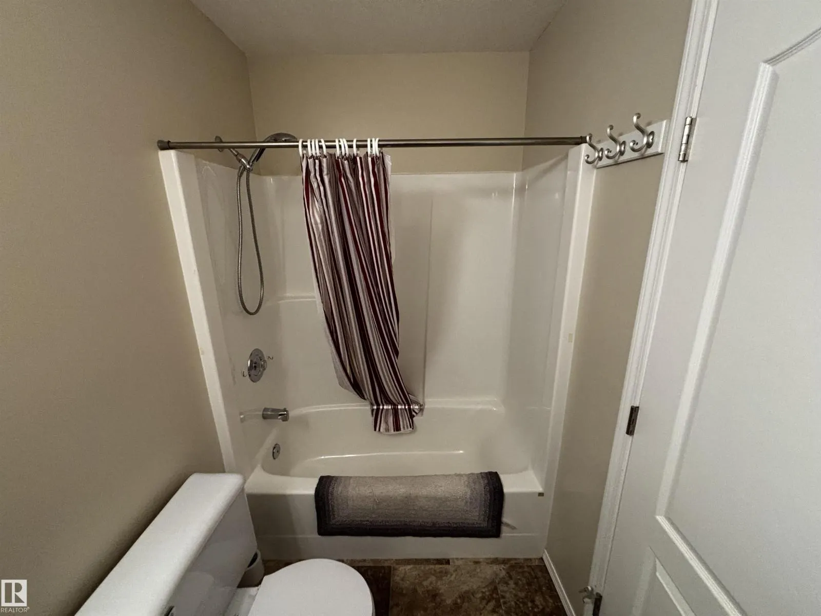 152 Mackay CR