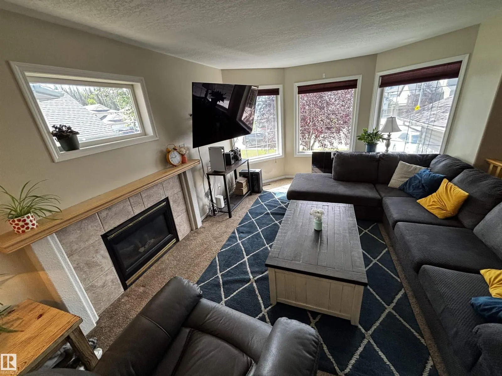 152 Mackay CR