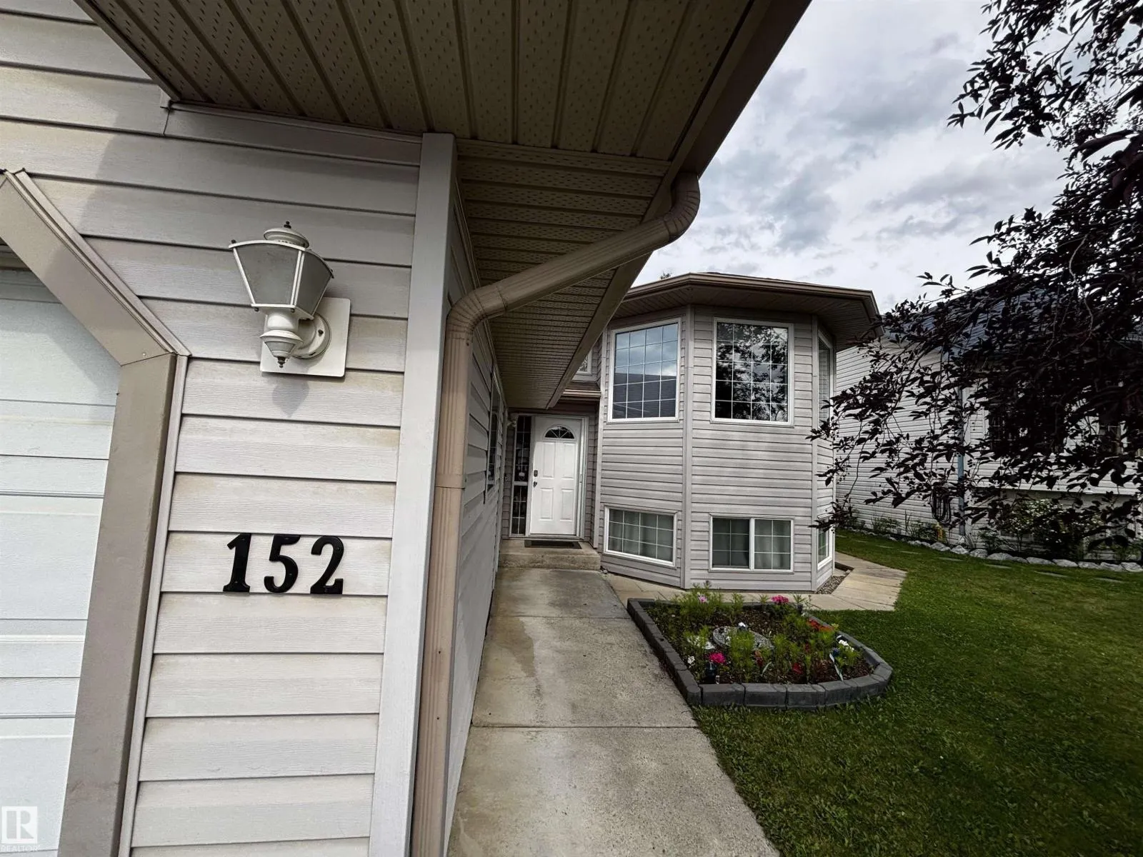 152 Mackay CR