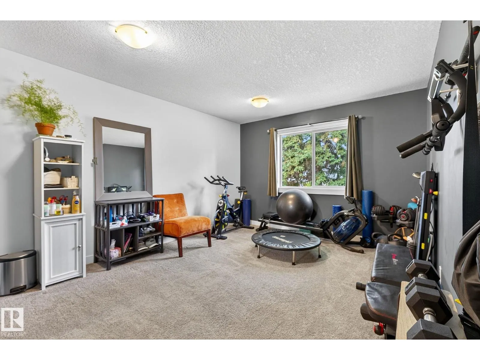 9263 77 ST NW