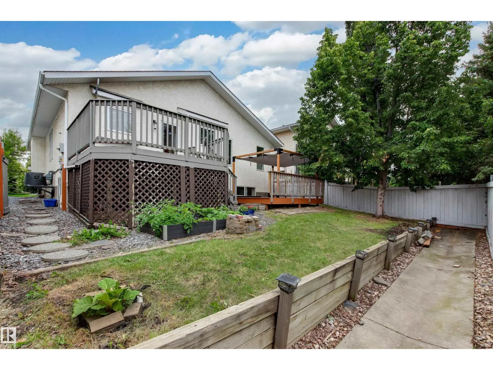 7 HAMPTON CR