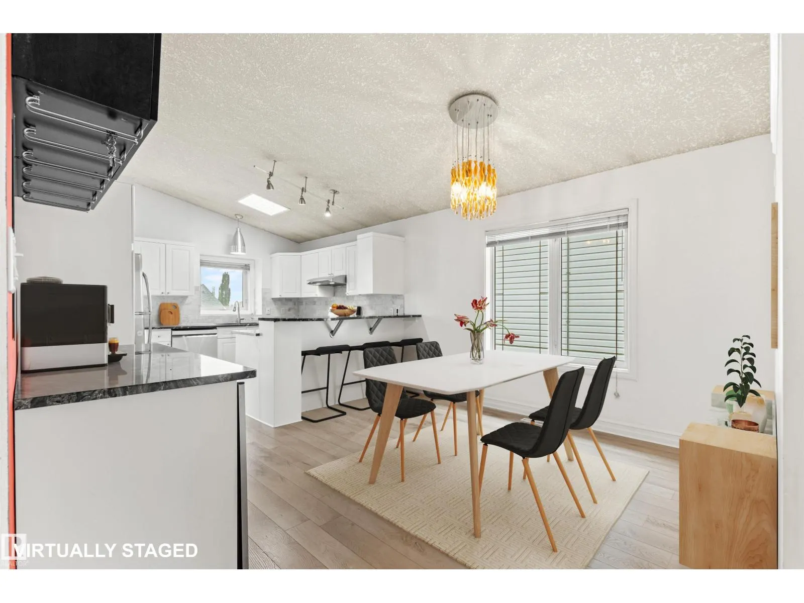 7 HAMPTON CR