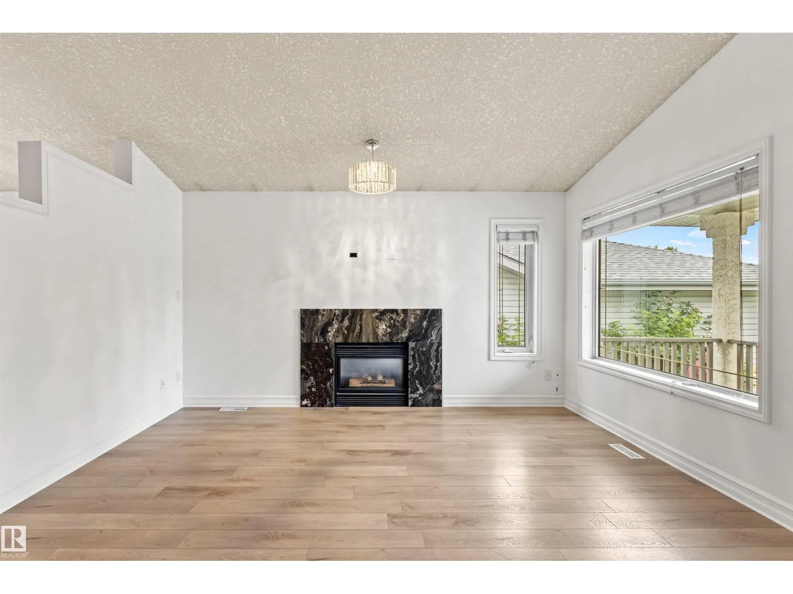 7 HAMPTON CR