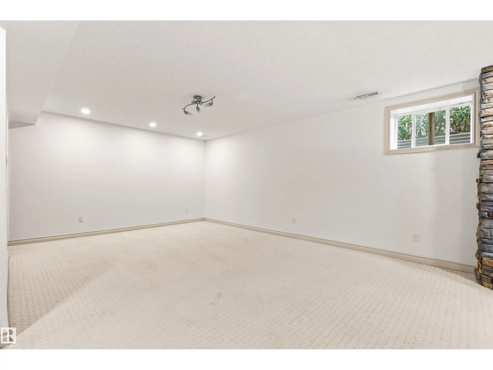 7 HAMPTON CR